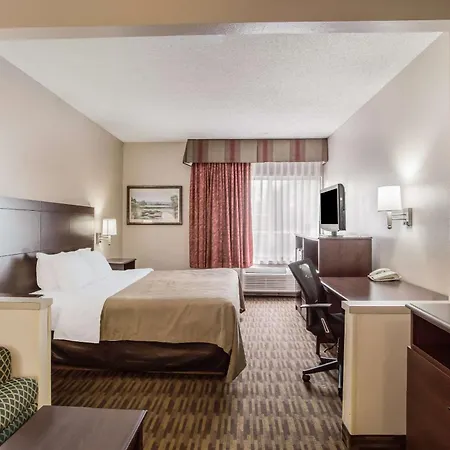 Quality Inn & Suites Lawrence - University Area-2