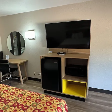 Days Inn By Wyndham Longview South-3