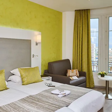 Best Western Plus Hotel Carlton Annecy-3