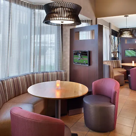 Courtyard By Marriott Fayetteville-3