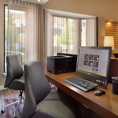 Courtyard By Marriott Fayetteville-2