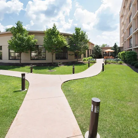 Courtyard By Marriott Canton-3