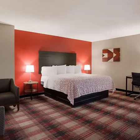 Surestay Hotel By Best Western Higginsville-3