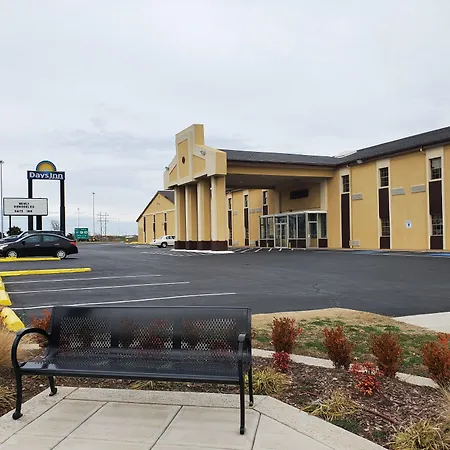 Days Inn By Wyndham Lawton-2