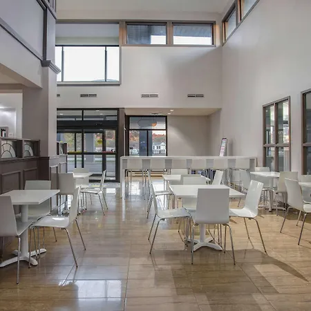 Days Inn By Wyndham Barrie-3