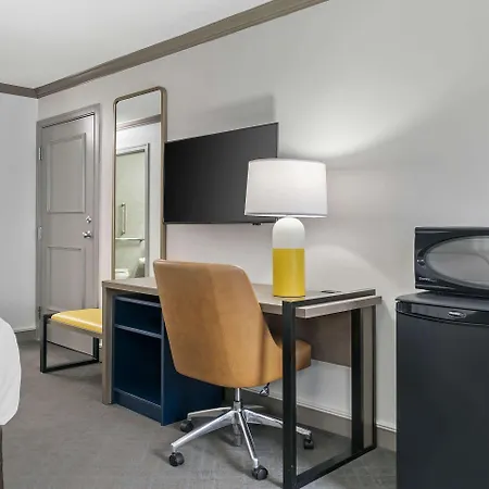Comfort Inn Plainwell-2