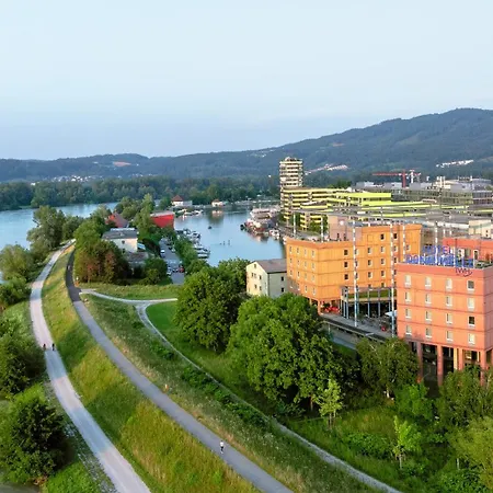 Trans World Hotel Donauwelle-3