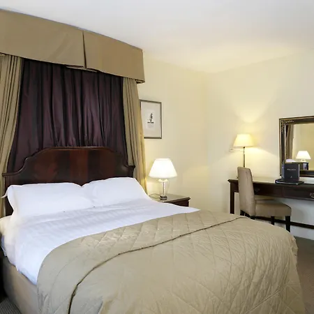 Macdonald Alveston Manor Hotel & Spa-3