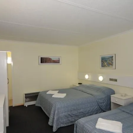Martin Cash Motel-3