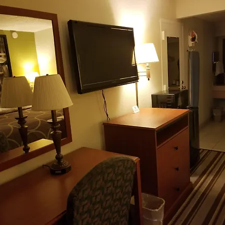 Super 8 By Wyndham Longview/North-2