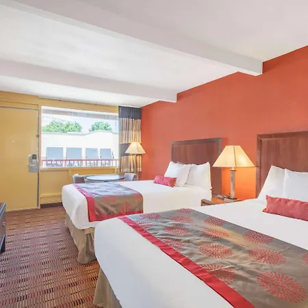 Ramada Limited Cockeysville-3