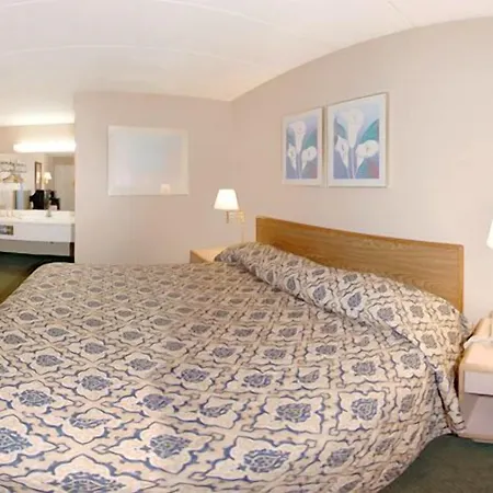 Econo Lodge Franklin - Springboro-3