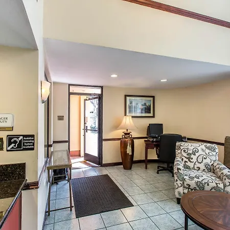 Econo Lodge Inn & Suites Riverside - Corona-2