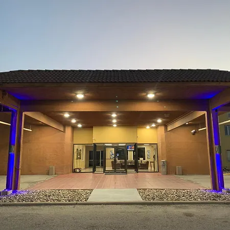 Travelodge By Wyndham Odessa-2