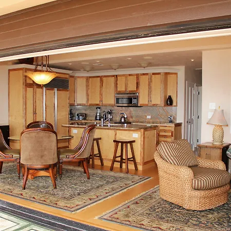 Makena Surf- Coraltree Residence Collection-3