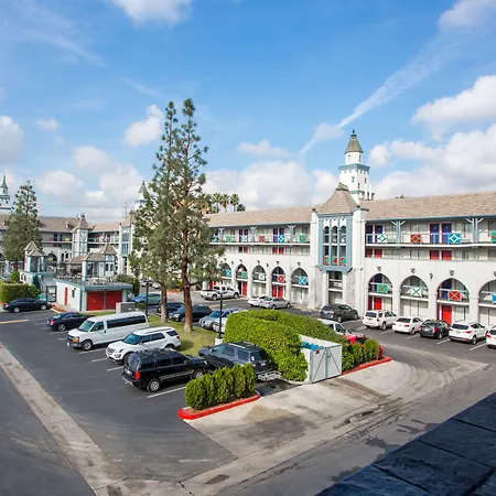 Castle Inn And Suites Anaheim-2