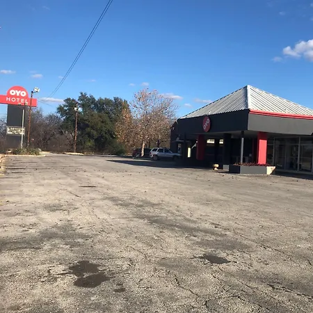 Oyo Hotel Brownwood Hwy 67-3