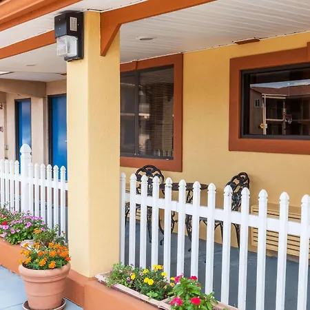 Red Carpet Inn Elkton-2