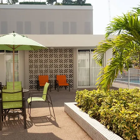 Courtyard Miami Coral Gables-3