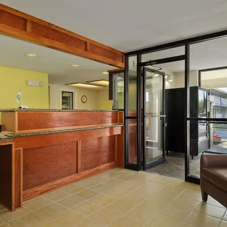 Days Inn By Wyndham Overland Park-3