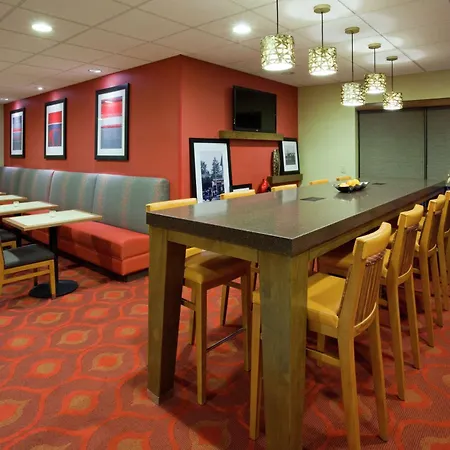 Hampton Inn Rockford-2