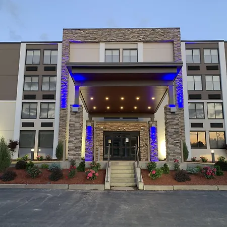 Holiday Inn Express - Fall River North-3