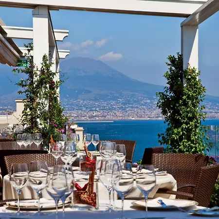 Grand Hotel Vesuvio-2