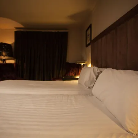 Strathaven Hotel-2