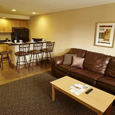 Livinn Hotel Minneapolis North / Fridley-3