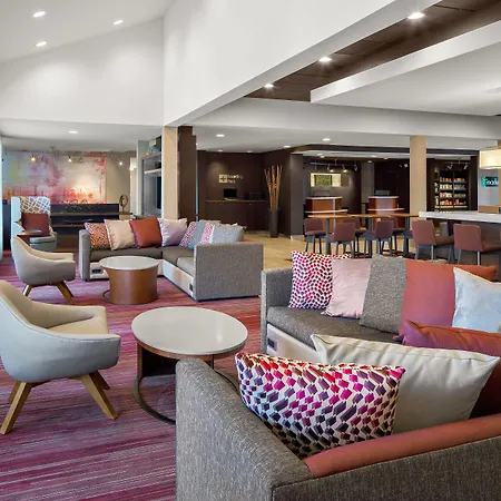 Courtyard By Marriott Pittsburgh Airport-3