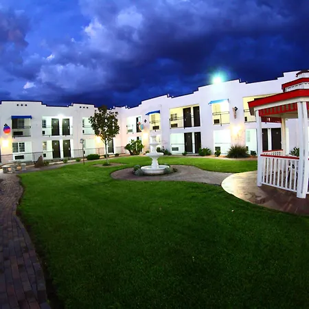 Ramada By Wyndham Kingman-3