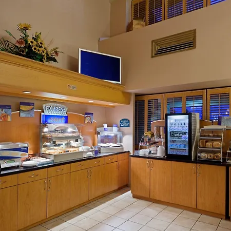 Holiday Inn Express Toronto East, An Ihg Hotel-3