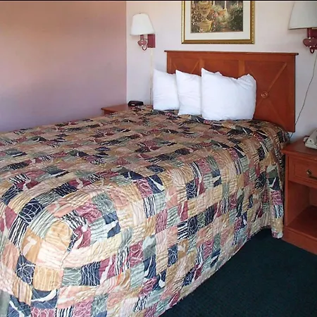 Rodeway Inn Leesburg Chain Of Lakes-3