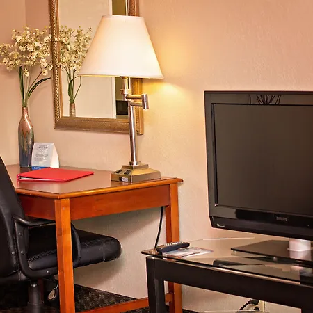Iberia House & Suites-3