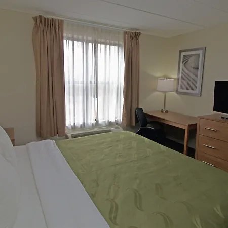 Quality Suites Lake Wright - Norfolk Airport-3