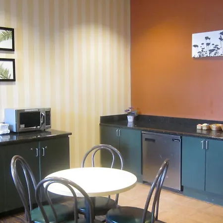 Quality Suites Lake Wright - Norfolk Airport-2