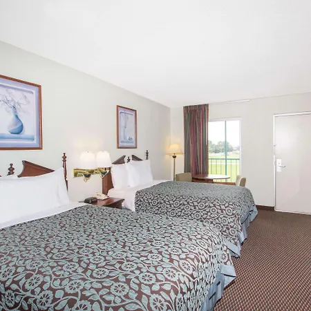 Days Inn By Wyndham West Point-3