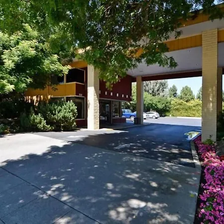 Days Inn & Suites By Wyndham Mountain View-2