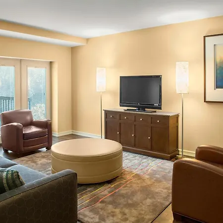 Sheraton Suites Akron Cuyahoga Falls-3