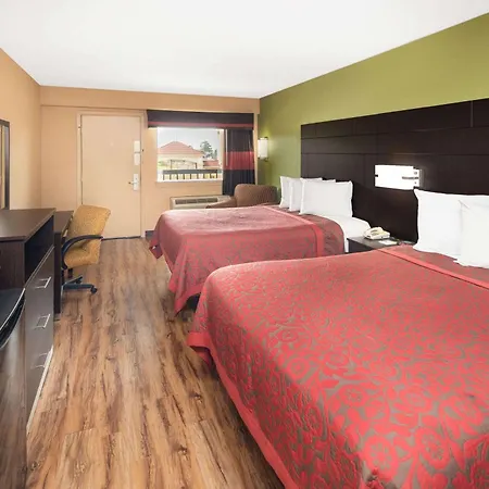 Days Inn By Wyndham Tupelo-2