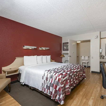 Red Roof Inn Louisville Expo Airport-2
