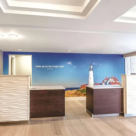 La Quinta Inn & Suites By Wyndham Portland Dt Maine Med-3