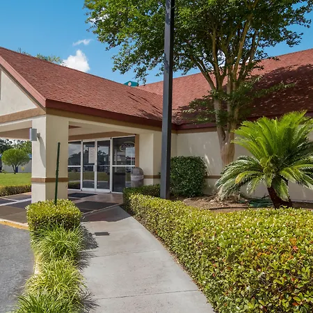 Red Roof Inn & Suites Brunswick I-95-2