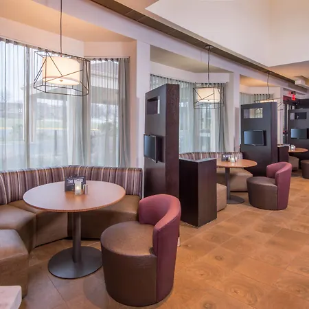Courtyard By Marriott Fairfax Fair Oaks-3