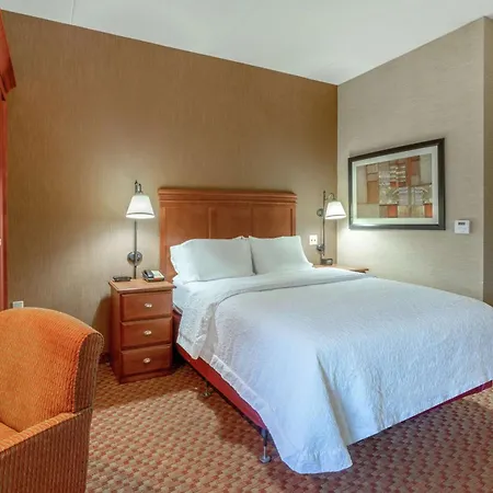 Hampton Inn East Peoria-3
