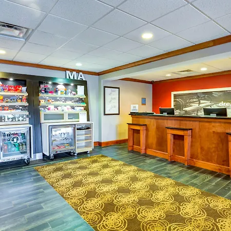 Hampton Inn Boston-Norwood-2