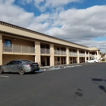 Econo Lodge Inn & Suites Knoxville East-3