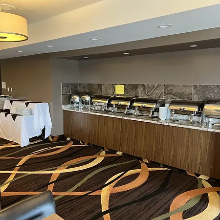 Travelodge By Wyndham Niagara Falls Fallsview-3