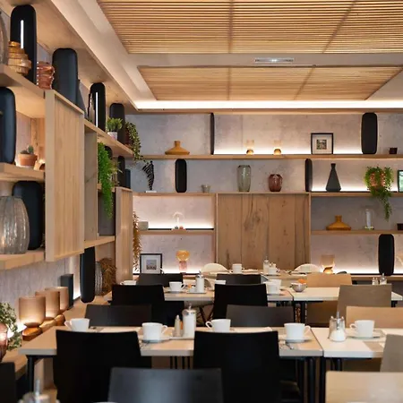 Best Western Premier Hotel De La Paix-3