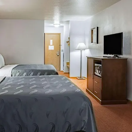 Quality Inn & Suites Vancouver North-3